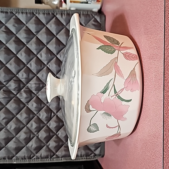 Mikasa Silk Flowers 'Fire & Ice" Casserole Dish with Matching Lid. EUC. - Picture 3 of 10